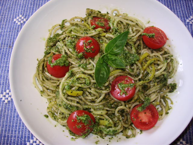 Spaghetti e Courgetti al Pesto Genovese